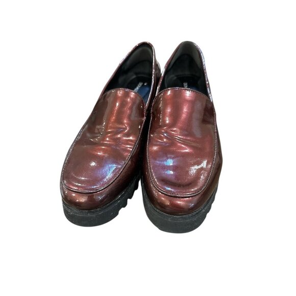 Donald Pliner Womens Burgundy Patent Leather Loafers Size 9, Pre-Owned Good Con - Picture 1 of 9
